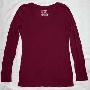 No Boundaries Long Sleeve Scoop Neck Shirt. Size Large. Maroon. NWOT